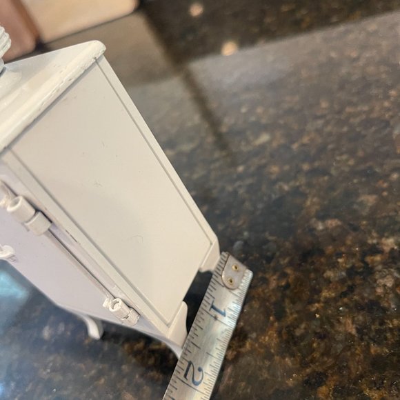 Dollhouse Metal Antique Monitor Top Refrigerator - with removable door and racks - Picture 11 of 11